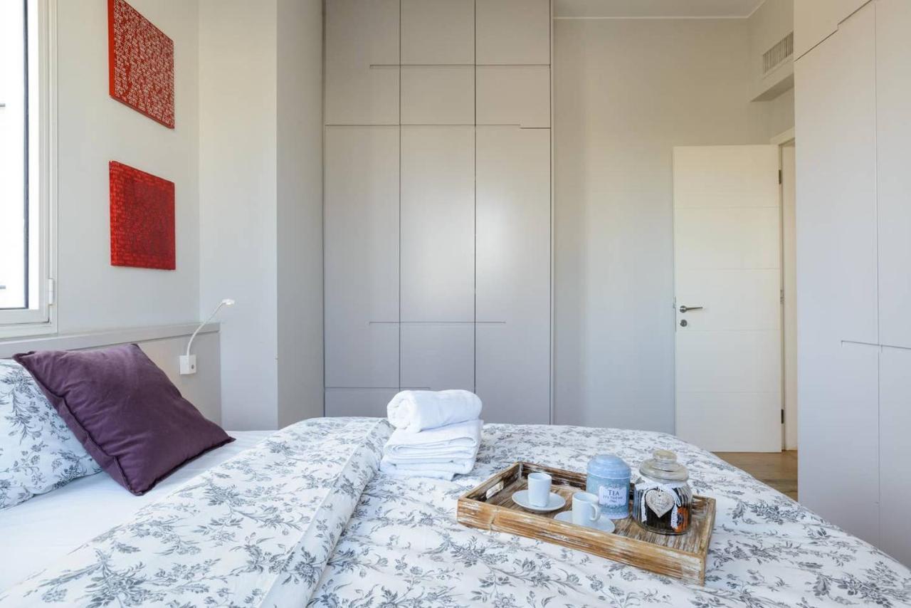 Italian Design In Rotchild /habima Apartment