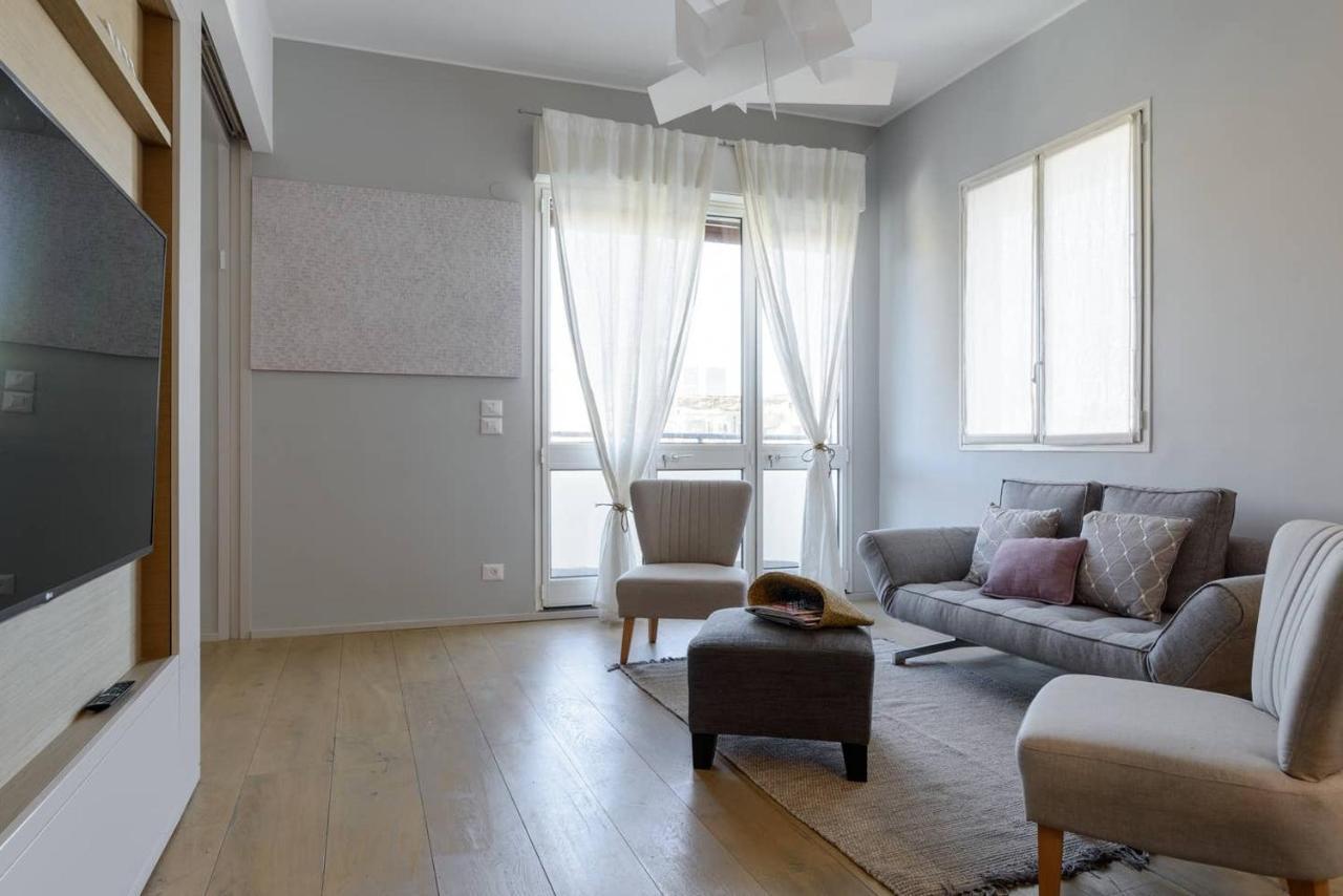 Italian Design In Rotchild /habima * Tel Aviv