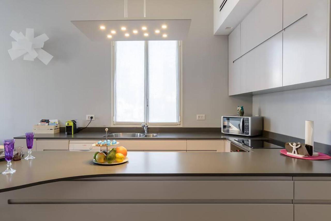 Italian Design In Rotchild /habima Apartment Tel Aviv